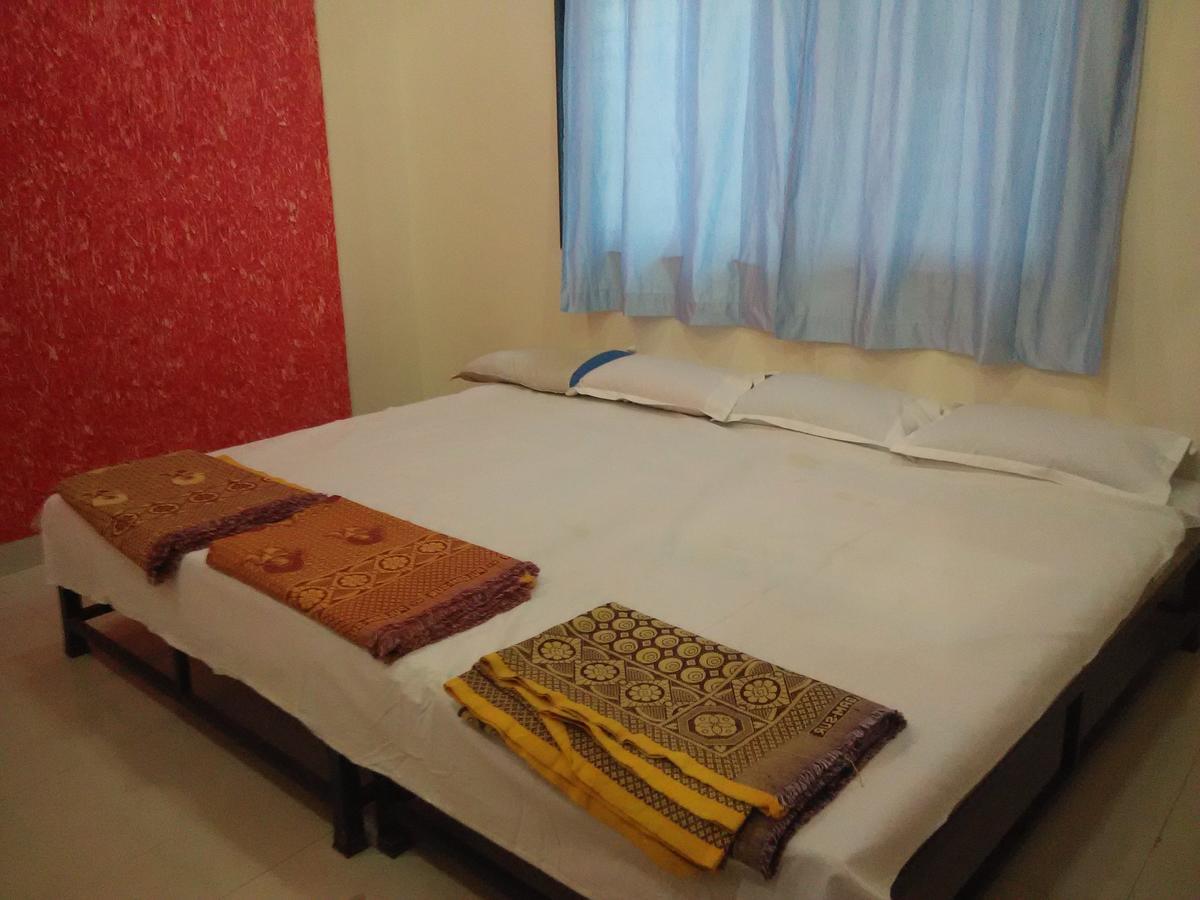 Hotel Shri Krishna Ширді Екстер'єр фото