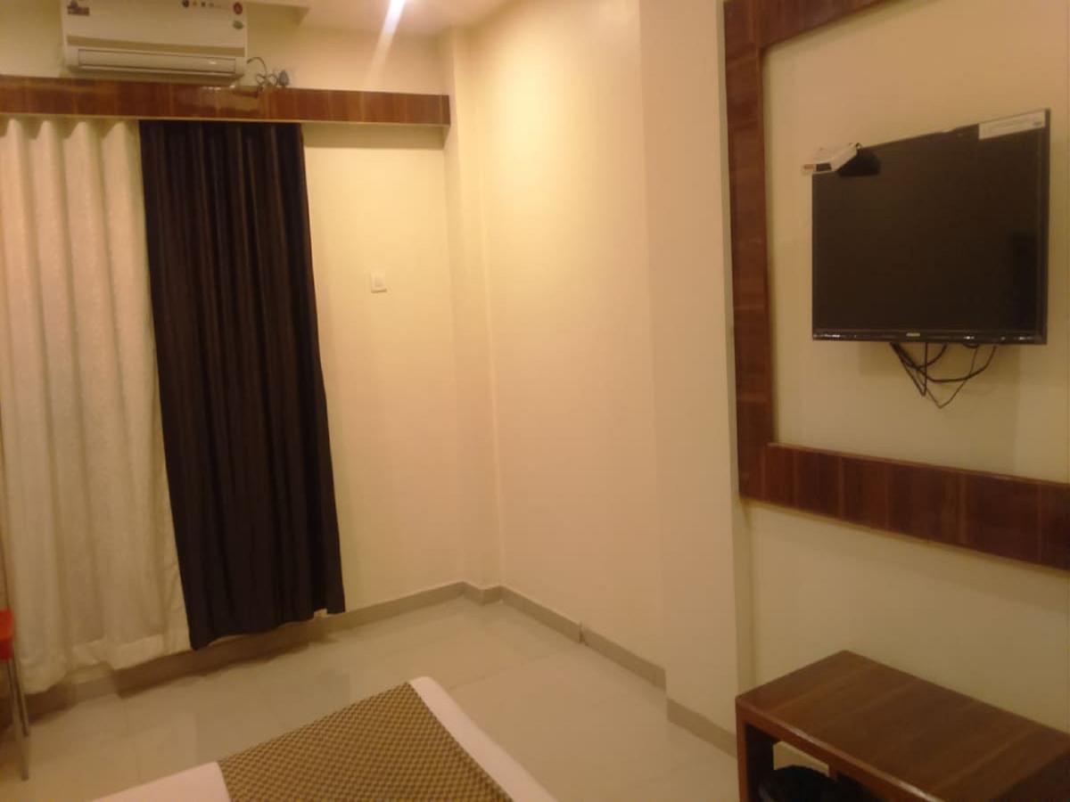 Hotel Shri Krishna Ширді Екстер'єр фото
